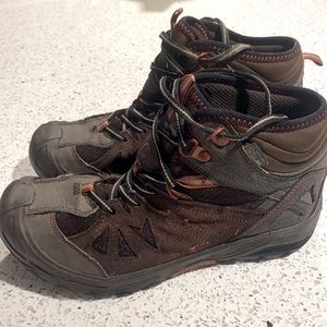 Youth Boy Size 5 Merrell Hiking Waterproof Boot